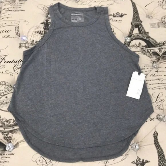 Melrose and Market Curved Hem Tank Top - Picture 3 of 7